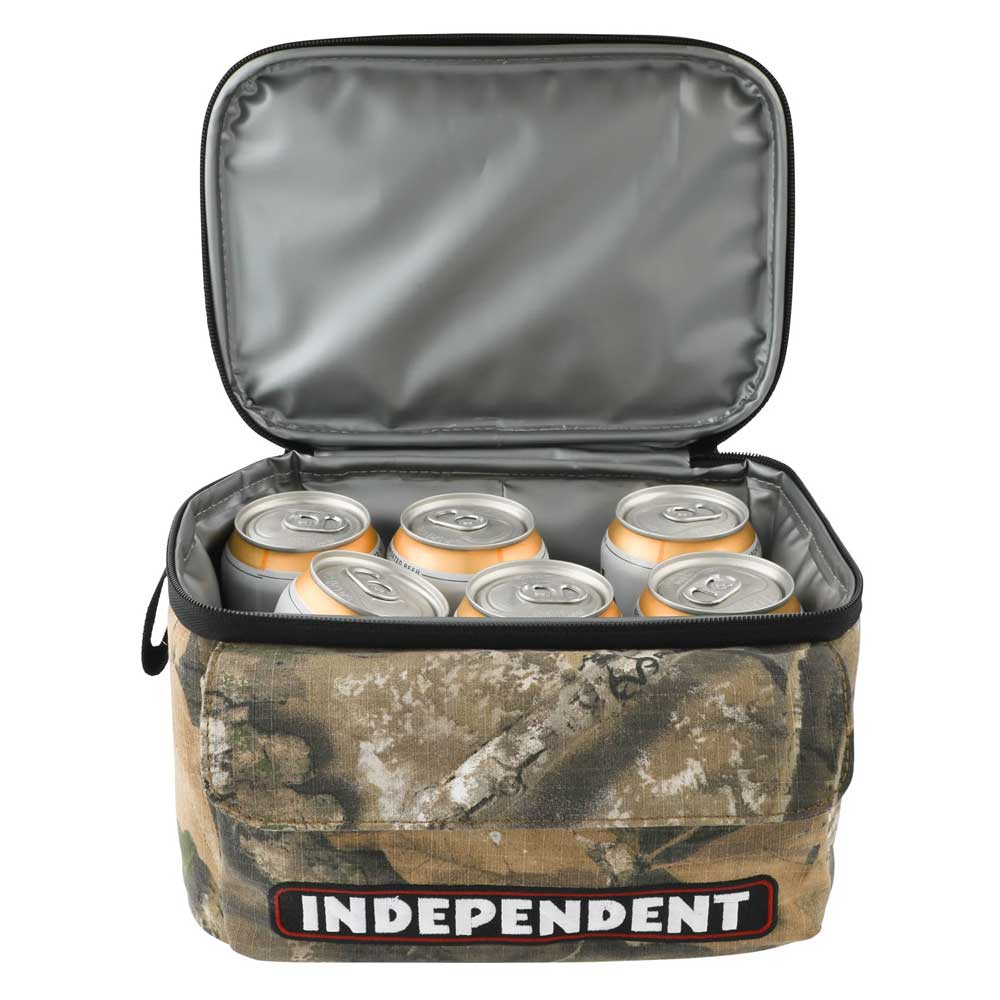 A Bar Logo 5 Liter Independent x Realtree Cooler Unisex featuring a camouflage pattern and the word INDEPENDENT on the front, shown with its lid open and filled with seven canned drinks—ideal for fans of Independent Trucks accessories.