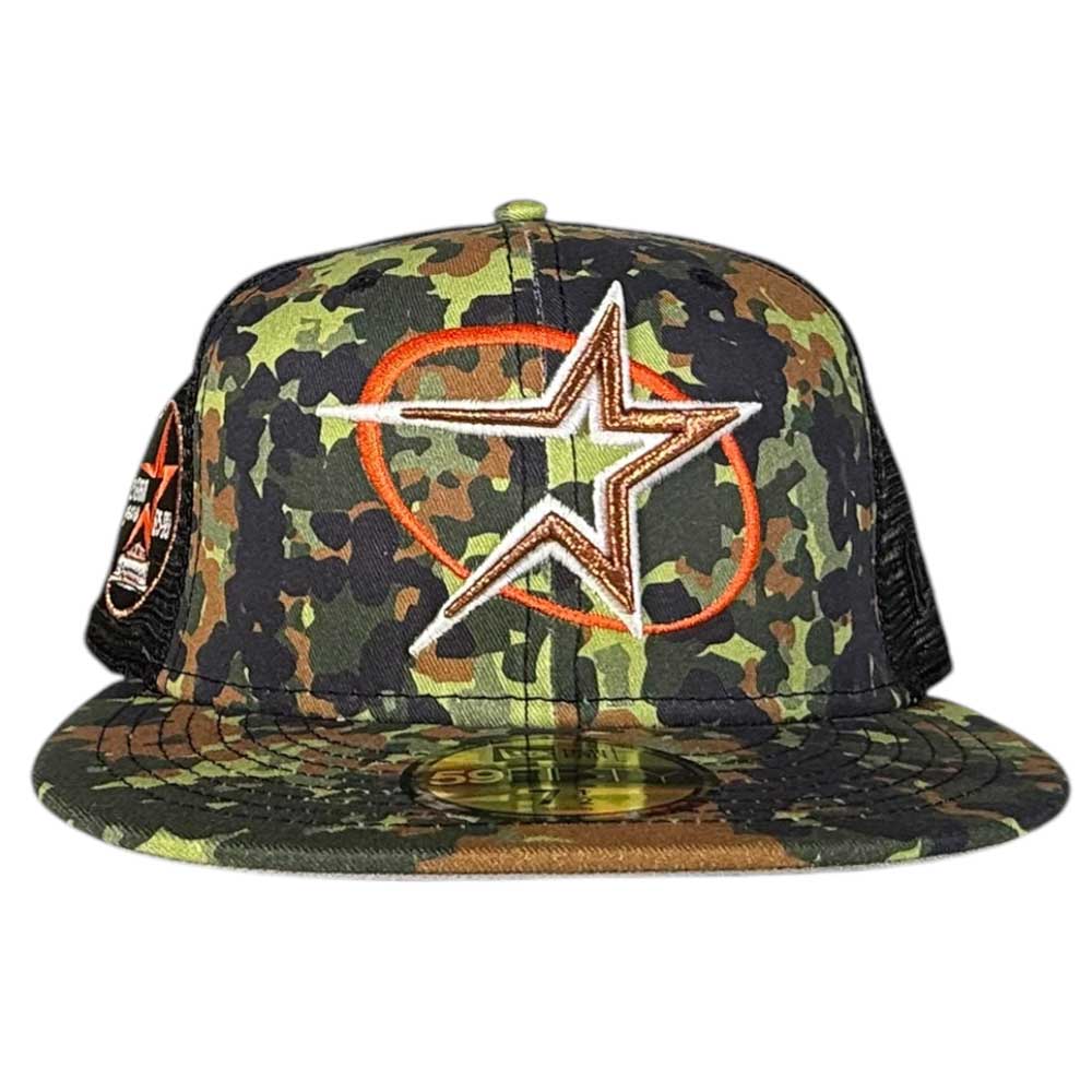 The Fleck Black True Houston Astros New Era 5950 Fitted Hat features an embroidered star logo, mesh back, round gold sticker on the brim, and a camouflage-inspired design for 5950 Day.