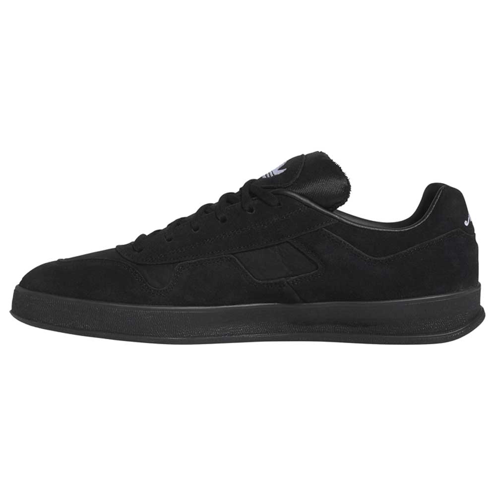 The JQ1042 Black Prete Aloha Super Suede Leather Skateboarding Shoes feature a low-top black suede design with black laces and a flat sole for excellent board control, shown in a side view on a white background.