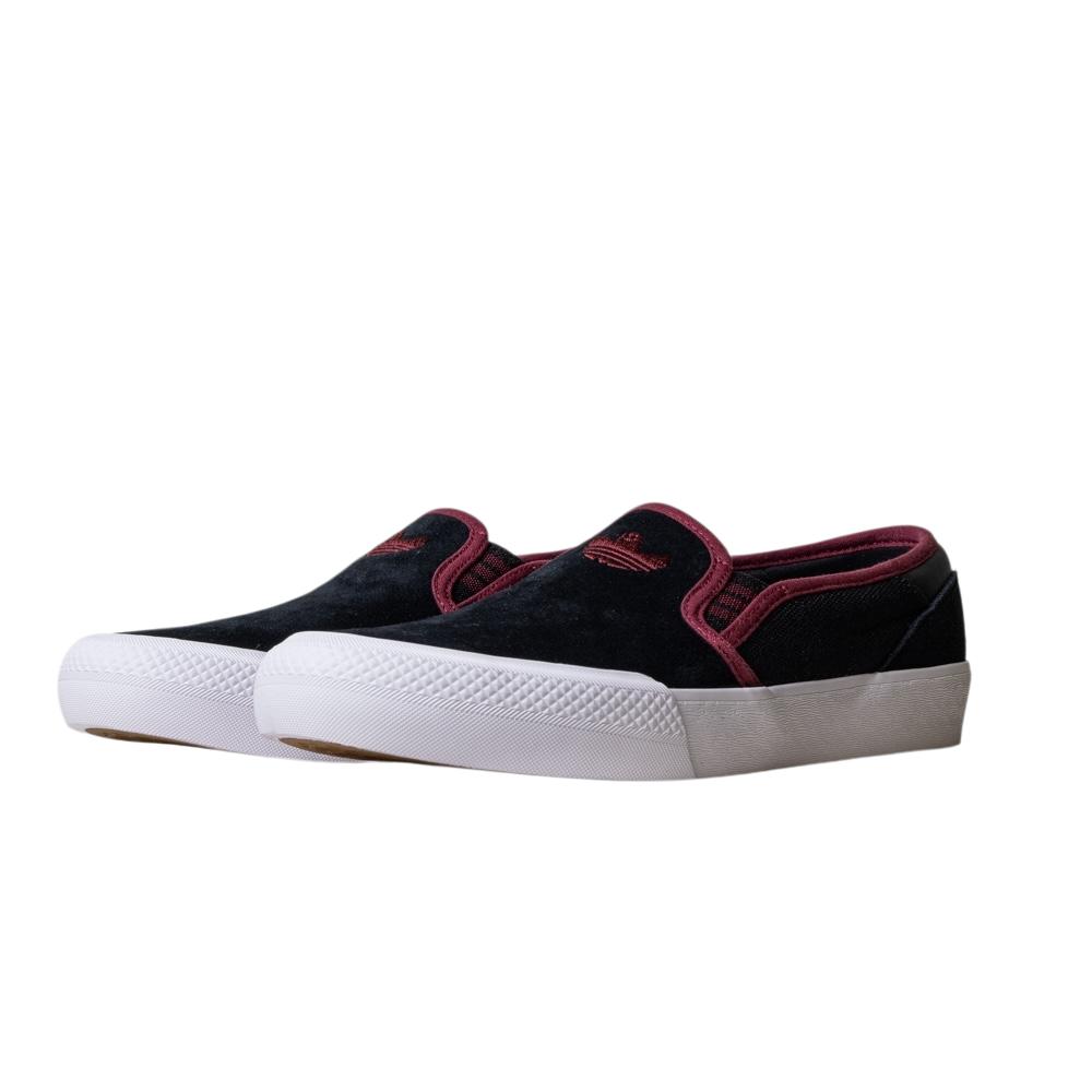 The JQ1044 Black Share Shmoofoil Slip Adidas Skateboarding Suede Shoes feature black suede, white rubber soles, and maroon trim, shown on a plain white background—ideal for fans of classic Adidas Skateboarding style.
