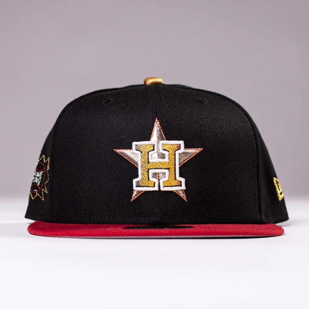 The Last Call New Era Hat 5950 Fitted NEW YEAR DROP features a black crown, red brim, and a large gold and white H inside a star on the front, with embroidered patches on both sides. Don’t miss your chance to grab this standout cap!.