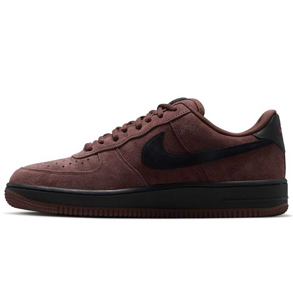 The Air Force 1 Black Light Chocolate HM8517201 Nike SB Suede Skateboarding Shoe features a brown suede upper with a black swoosh logo, black midsole, and brown outsole. Designed with signature Nike Air cushioning for superior comfort, it is displayed in a side profile view against a white background.