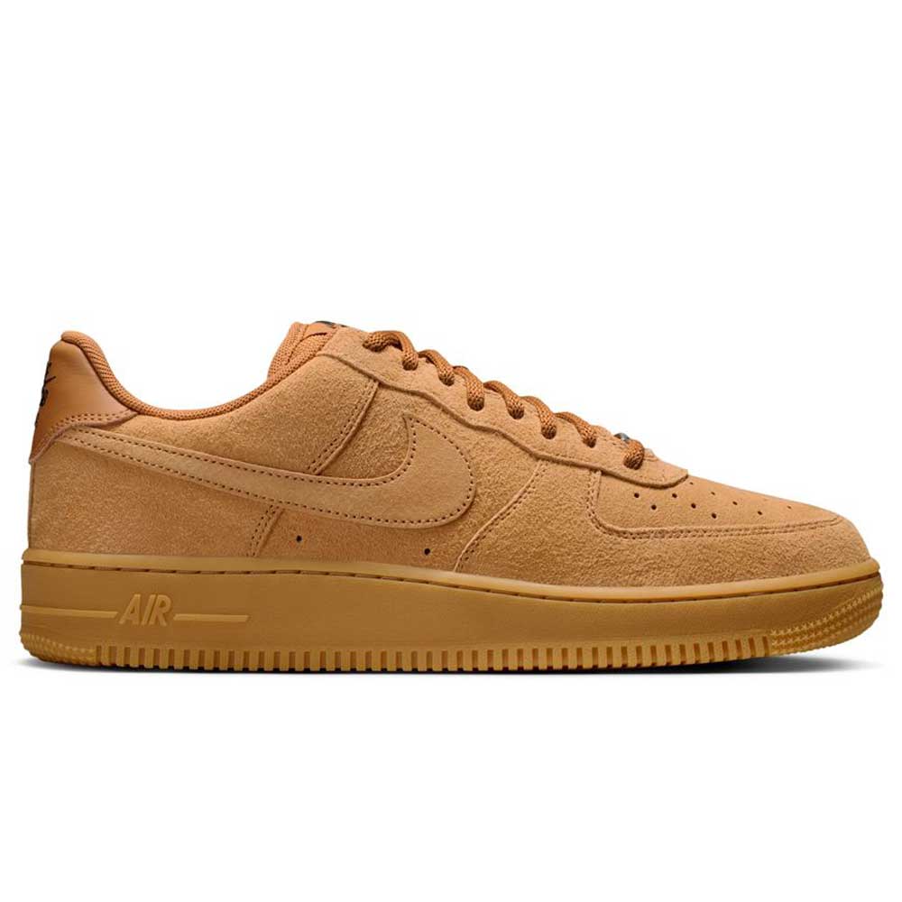 The Air Force 1 Flax Black Gum Light Brown HM8517200 Nike SB Suede Skateboarding Shoe is shown in side profile, featuring tan suede, a matching gum sole, signature side swoosh, perforated toe box, and Nike Air cushioning on a white background.