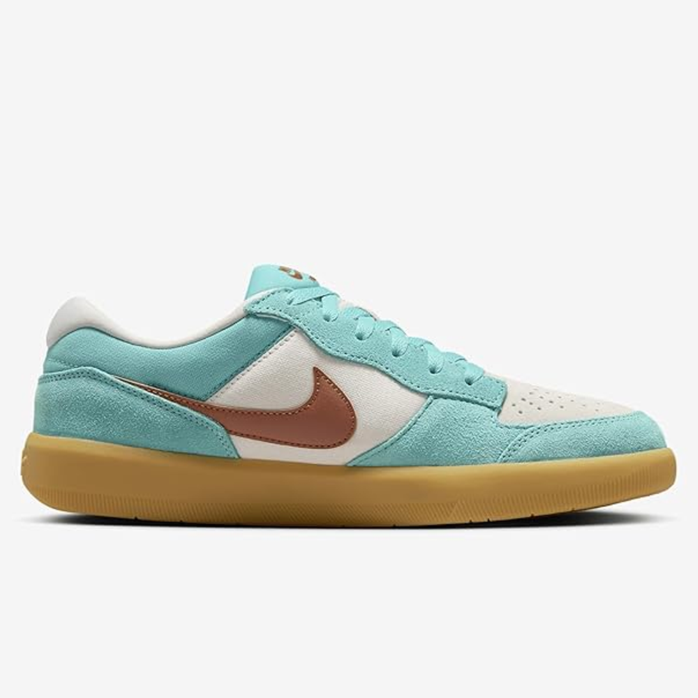 The DV5477-302 Green Frost Dark Russet Force 58 Nike SB Suede Shoes feature a low-top design with a light blue and white upper, brown suede swoosh, white tongue, and tan gum cupsole—stylish skate shoes shown on a plain white background.