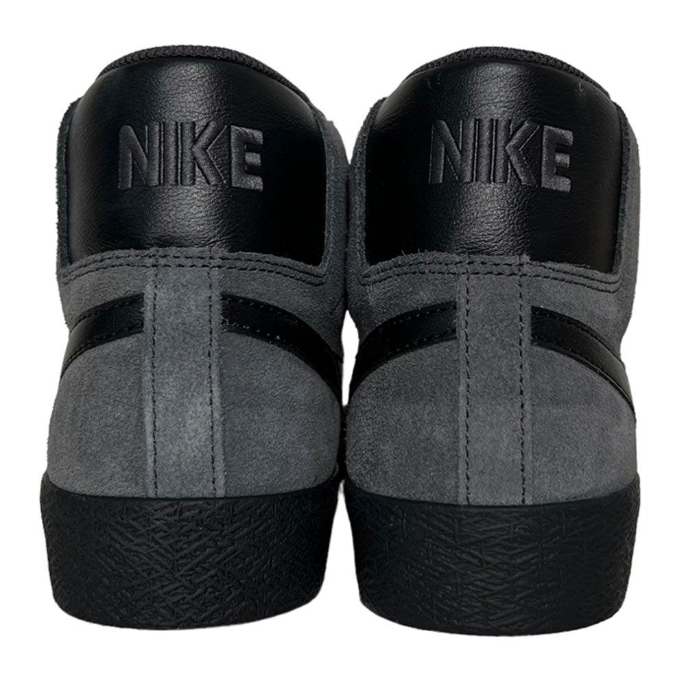 Nike SB ZOOM Blazer Mid ブラック　ハイカットスニーカー ☆Nike☆大人気☆SB Zoom Blazer Mid ブレーザーミッド☆追跡可
