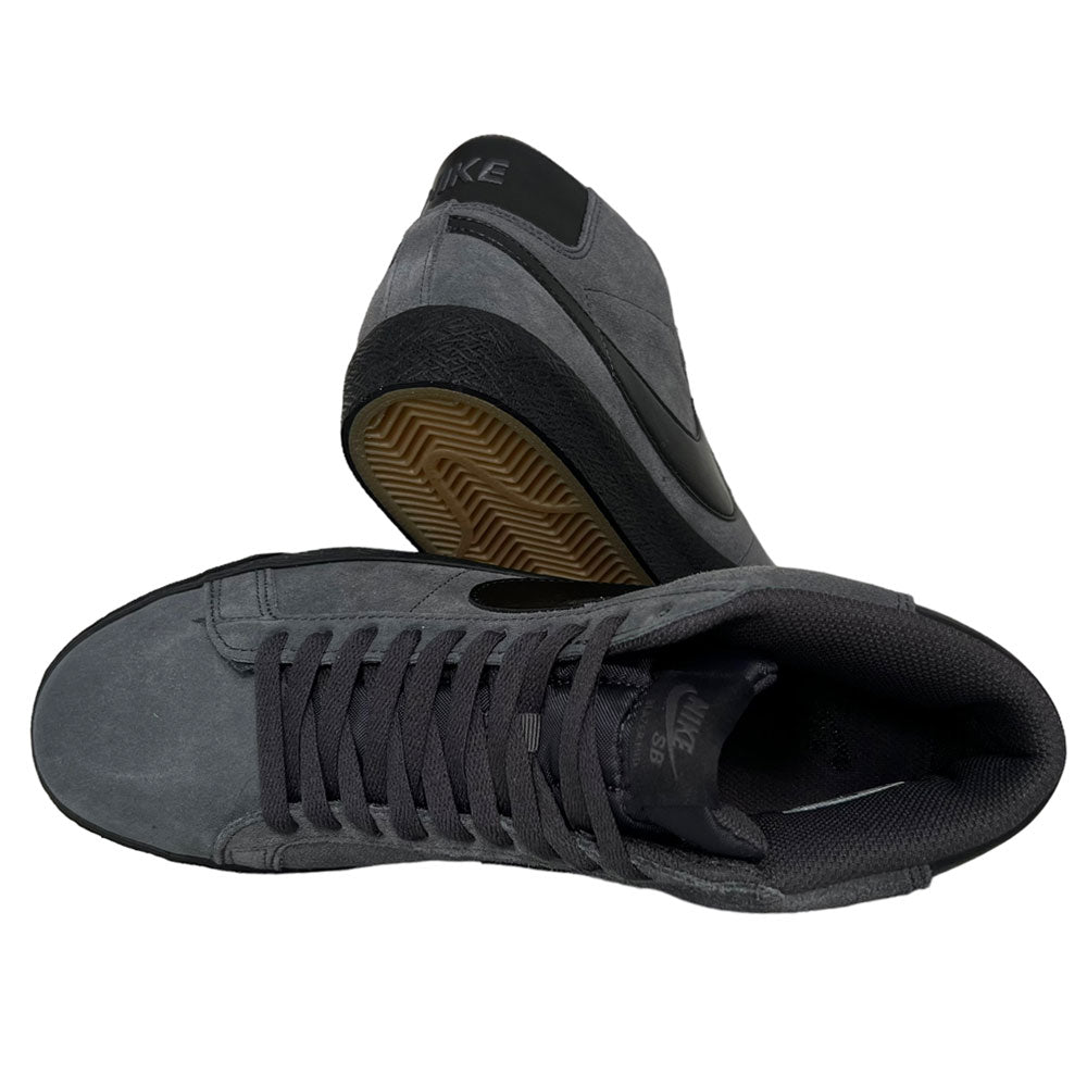 Nike SB ZOOM Blazer Mid ブラック　ハイカットスニーカー ☆Nike☆大人気☆SB Zoom Blazer Mid ブレーザーミッド☆追跡可