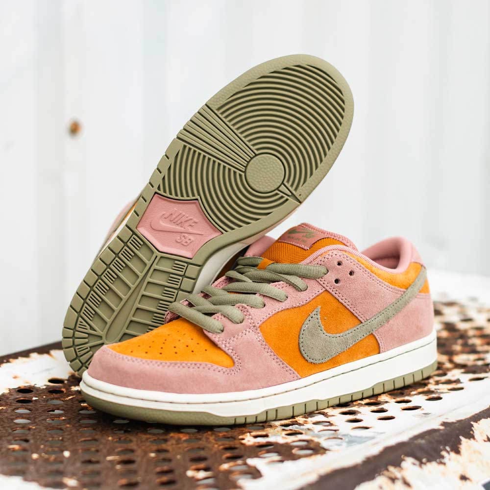 HJ4135600 Red Stardust Neutral Olive Monarch Nike SB Dunk