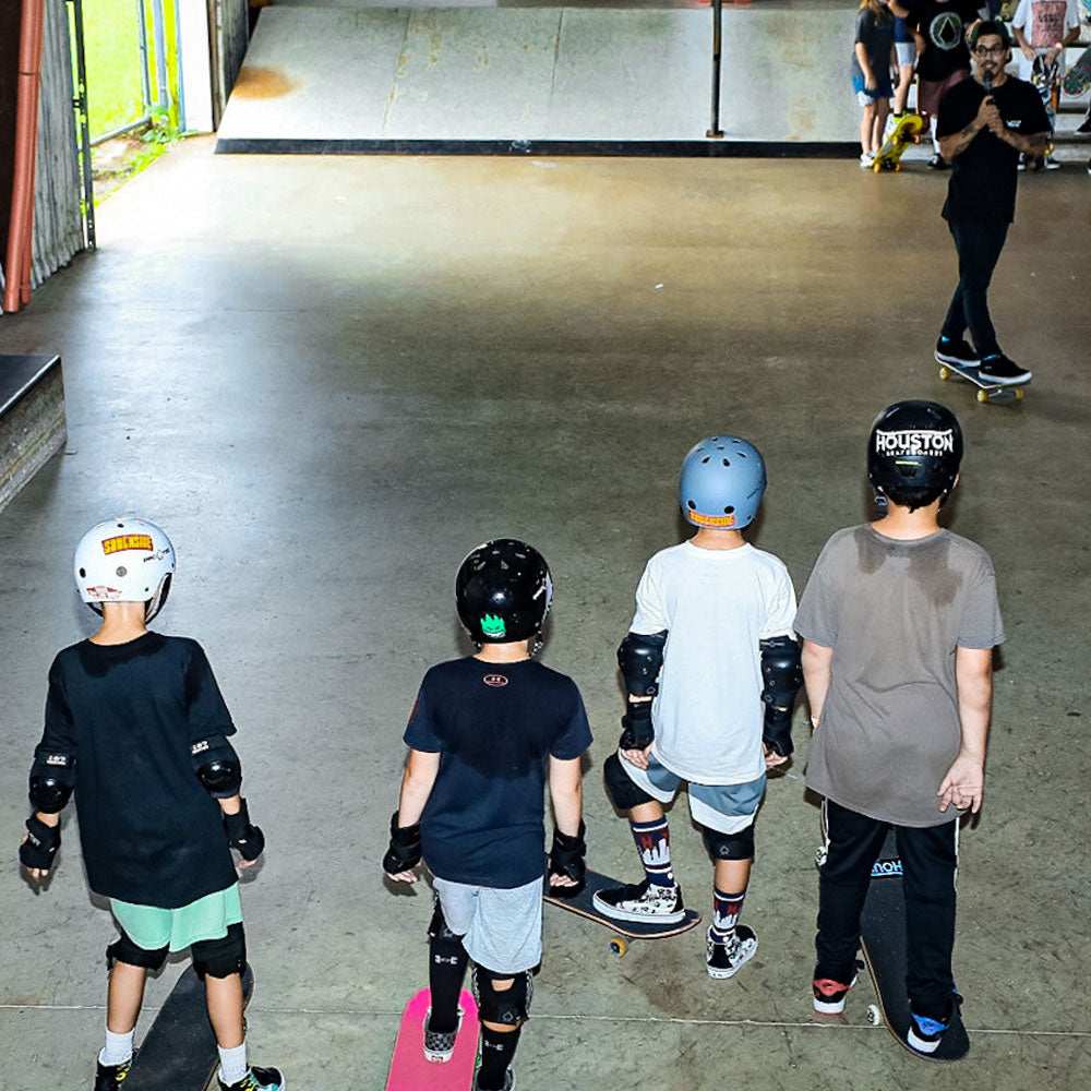 1 on 4 - 1 Hour Small Group of 4 Lesson with Omero Hernandez at Southside Skatepark